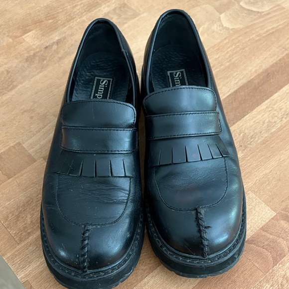 Simple Ladies  Black Leather Loafers - Picture 1 of 4